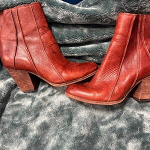 Frye Essa Seam Leather Bootie, Size 8